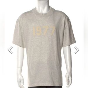 Fear of God Essentials 1977 T-shirt Light Oatmeal Size L Oversized